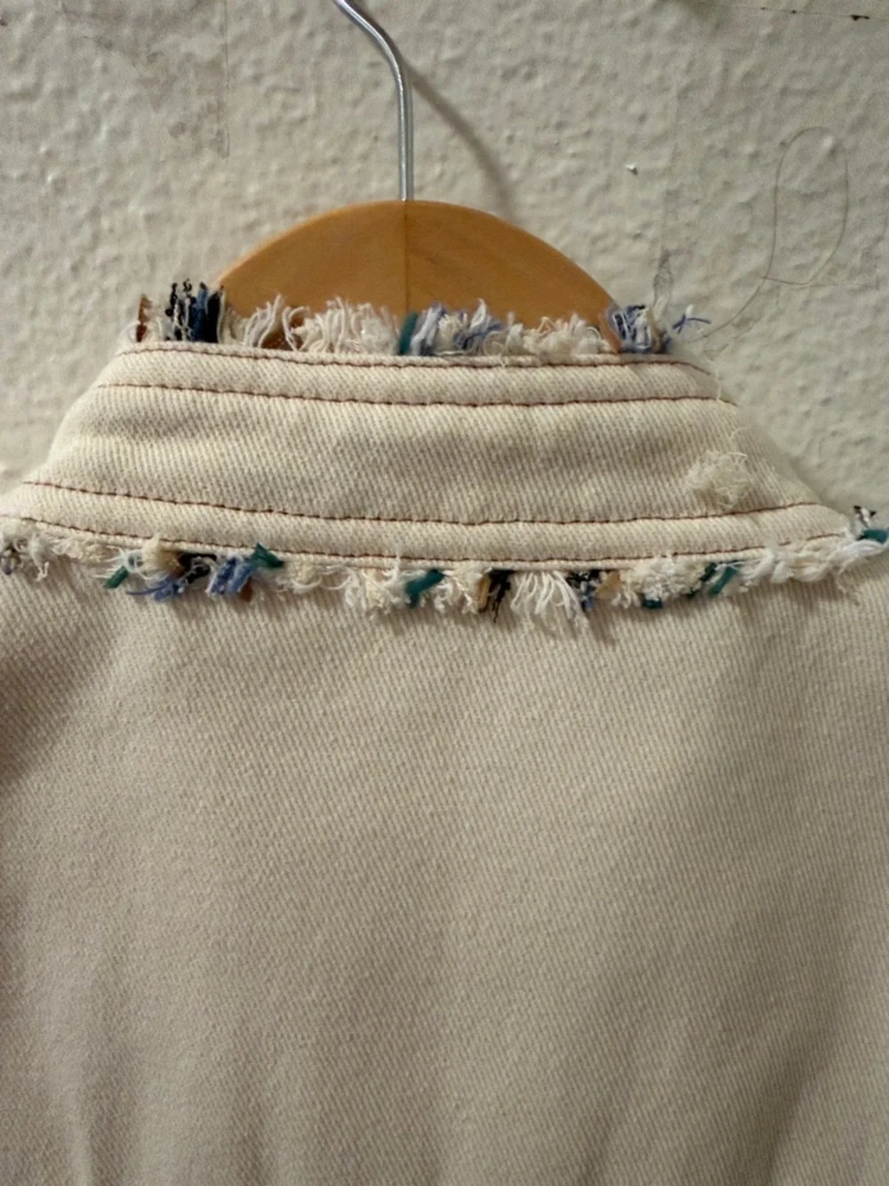 Veronica Beard Cream Tweed Jacket with Blue & Tan Accents - Picture 10 of 11